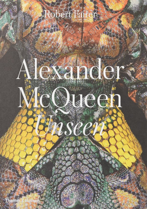 Kniha Alexander McQueen