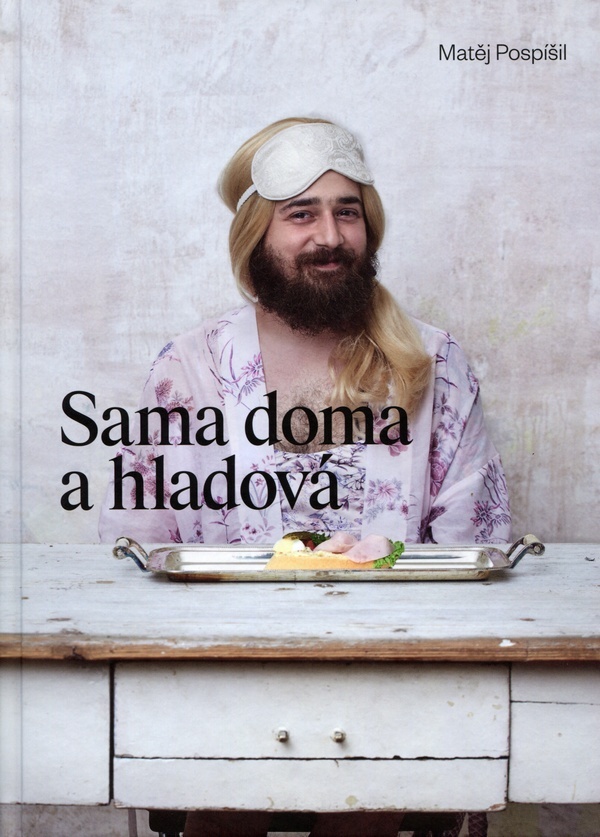 Sama doma a hladová